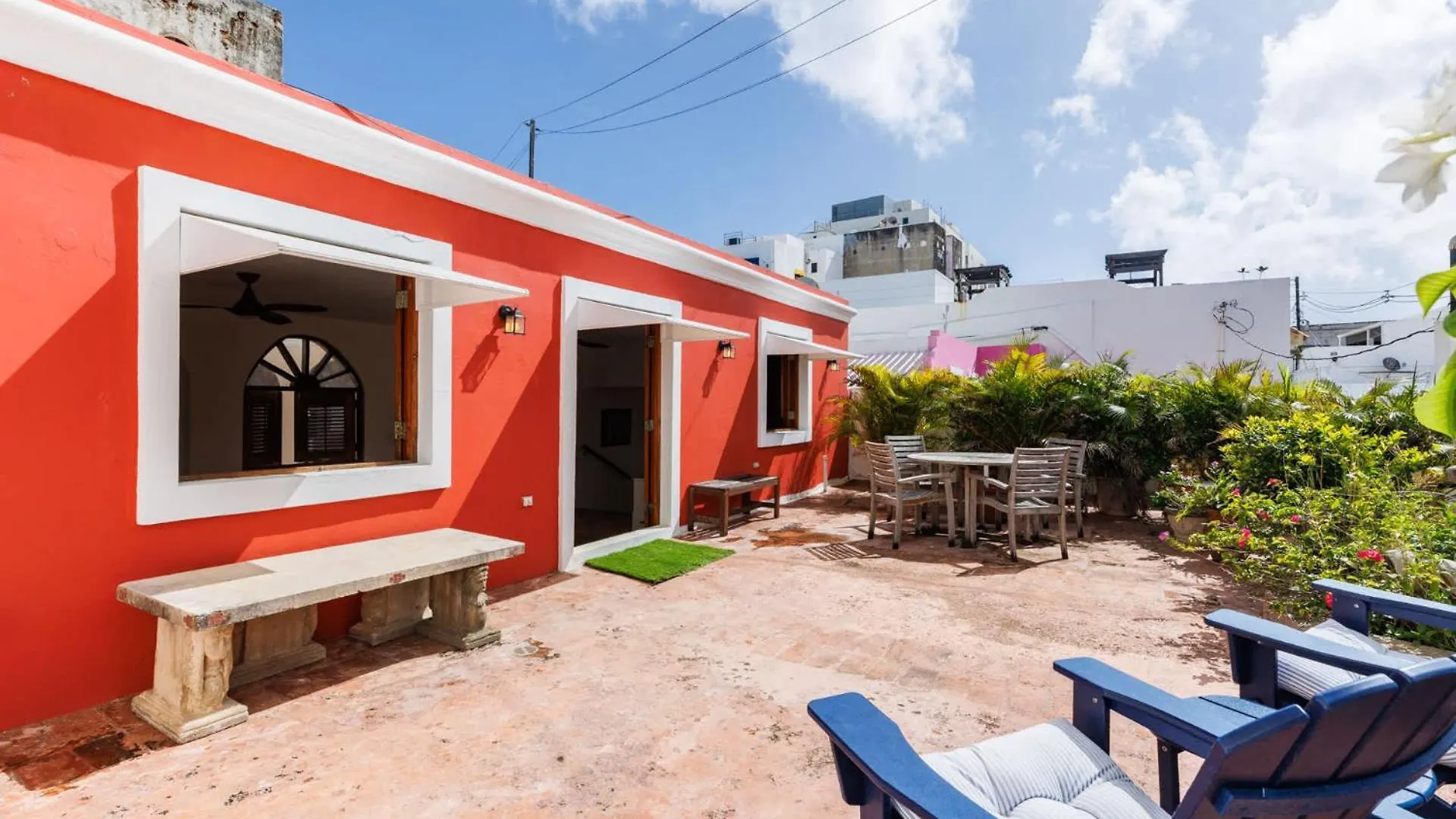 San Juan Family Penthouse- 2Br & City Views 0*, San Juan
